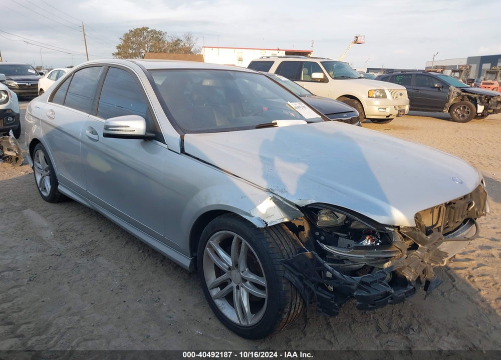 2012 MERCEDES-BENZ C 300 LUXURY 4MATIC/SPORT 4MATIC VIN: WDDGF8BB8CR228652