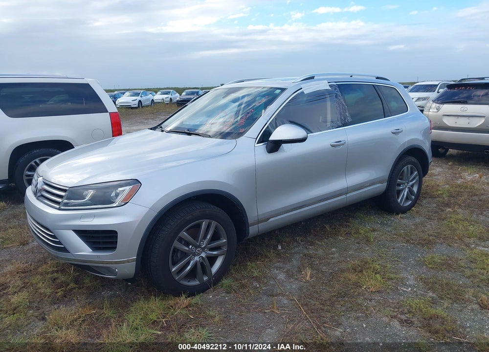 2016 VOLKSWAGEN TOUAREG VR6 LUX VIN: WVGEF9BP0GD001859