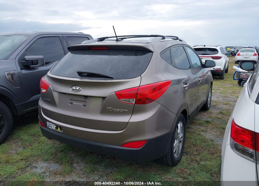 2011 HYUNDAI TUCSON GLS VIN: KM8JU3AC1BU225098