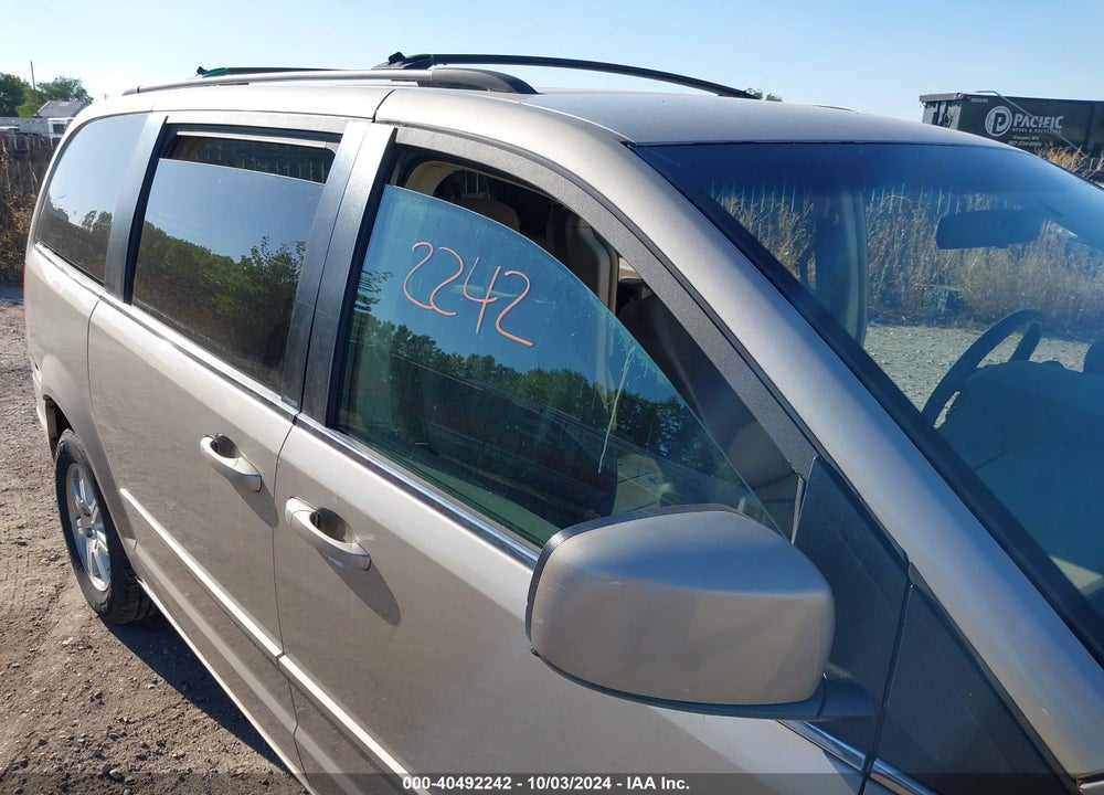 2008 CHRYSLER TOWN & COUNTRY TOURING VIN: 2A8HR54P18R782249