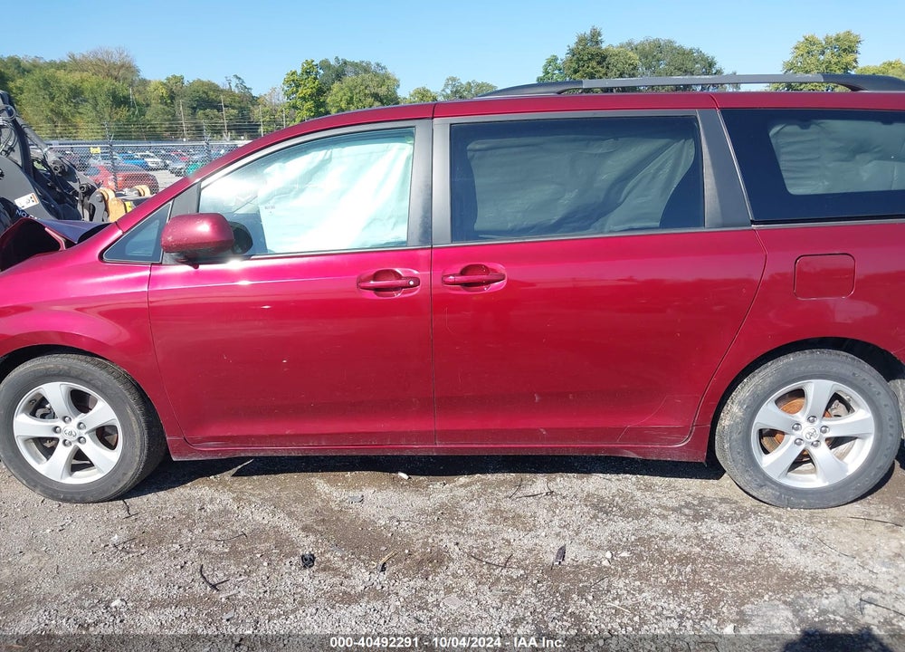 2011 TOYOTA SIENNA LE V6 VIN: 5TDKK3DC6BS042939
