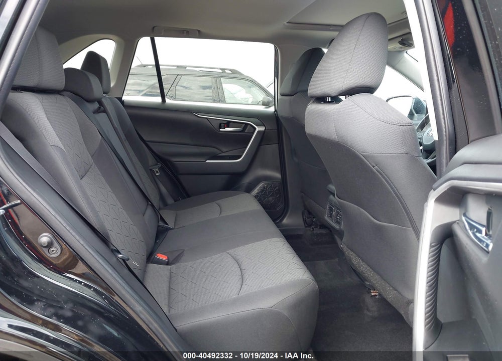2022 TOYOTA RAV4 XLE VIN: 2T3W1RFV0NC174170