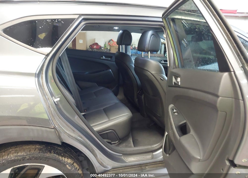2016 HYUNDAI TUCSON LIMITED VIN: KM8J33A22GU226391