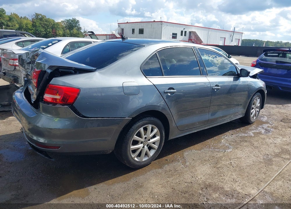 2015 VOLKSWAGEN JETTA 1.8T SE VIN: 3VWD17AJ4FM403657