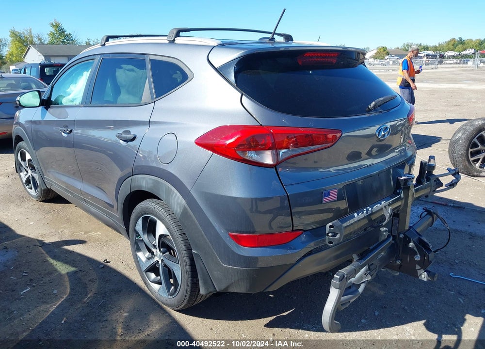 2016 HYUNDAI TUCSON SPORT VIN: KM8J3CA2XGU123011