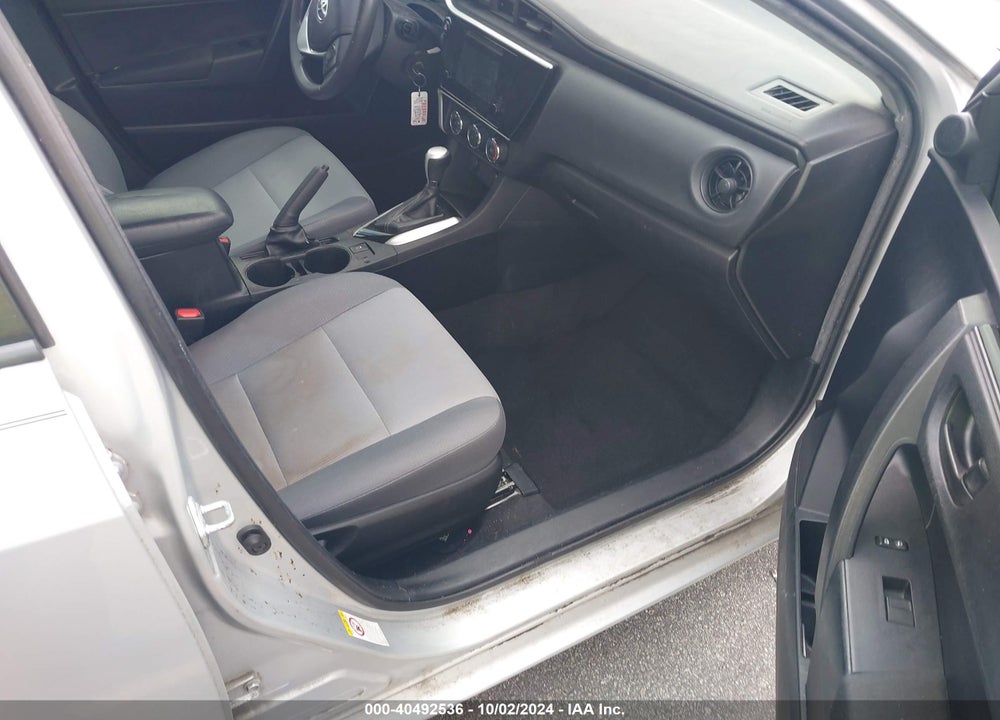 2018 TOYOTA COROLLA L VIN: 2T1BURHE3JC060105