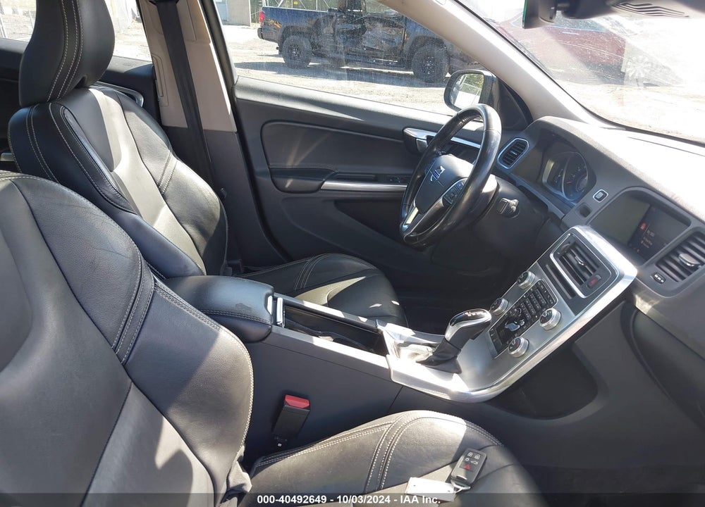 2018 VOLVO S60 T5 DYNAMIC VIN: YV140MTL7J2460139