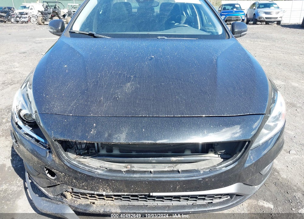 2018 VOLVO S60 T5 DYNAMIC VIN: YV140MTL7J2460139