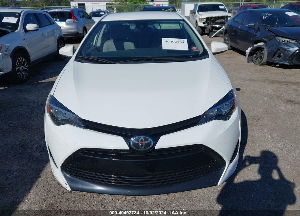 2018 TOYOTA COROLLA LE VIN: 5YFBURHE3JP805158