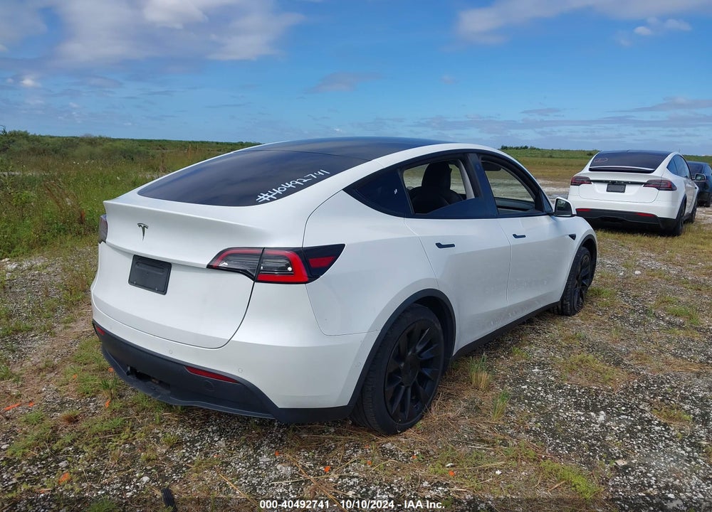 2021 TESLA MODEL Y VIN: 5YJYGDEE7MF084738