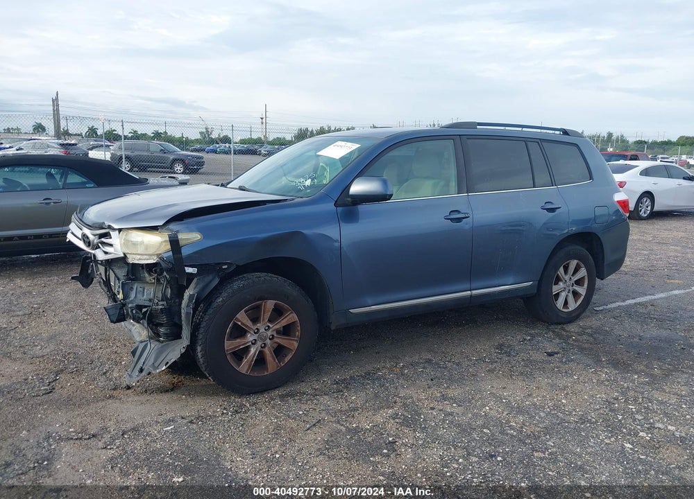 2011 TOYOTA HIGHLANDER BASE V6 VIN: 5TDZK3EH3BS038825