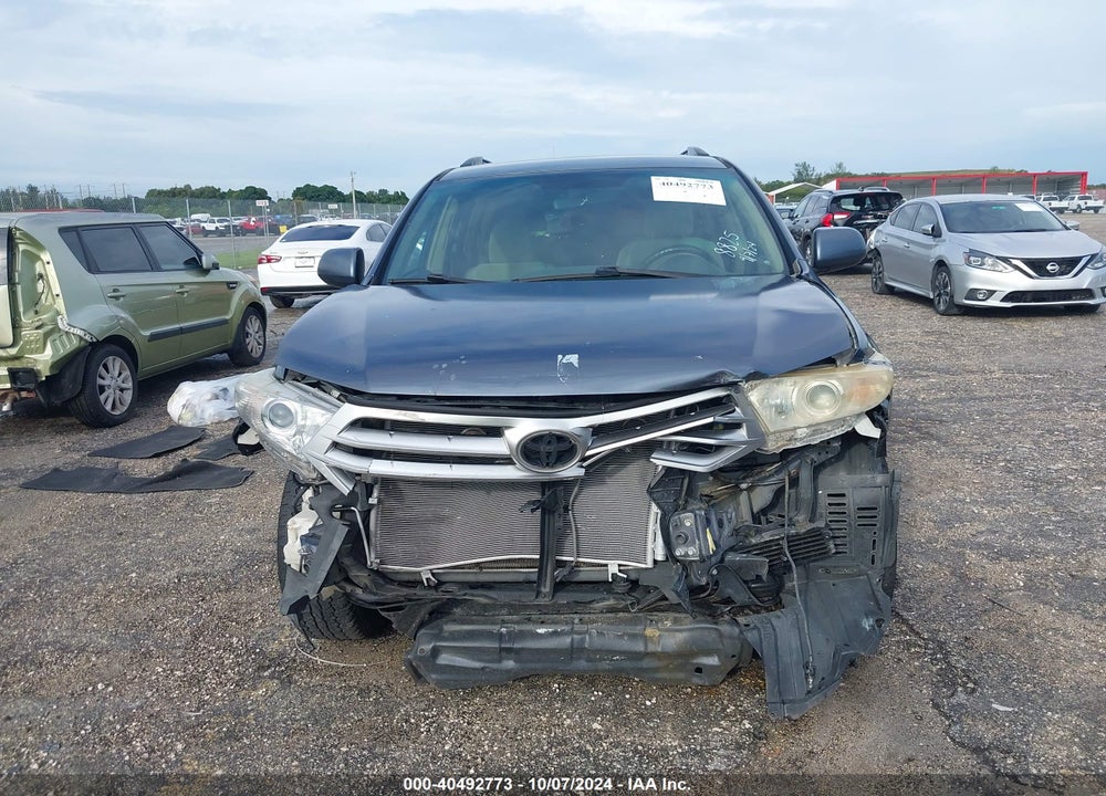 2011 TOYOTA HIGHLANDER BASE V6 VIN: 5TDZK3EH3BS038825