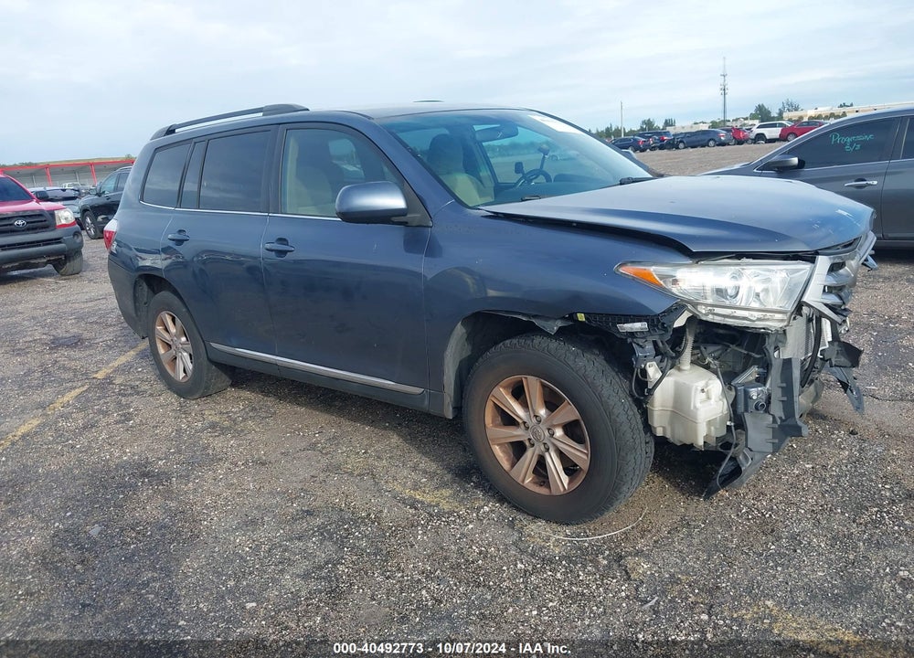 2011 TOYOTA HIGHLANDER BASE V6 VIN: 5TDZK3EH3BS038825
