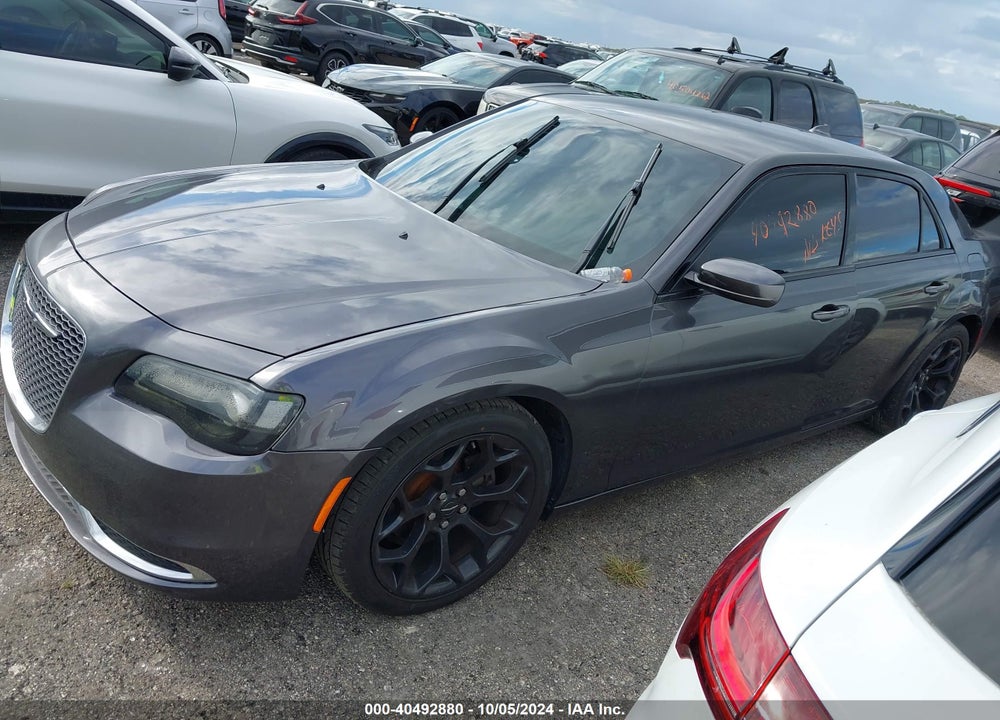2019 CHRYSLER 300 VIN: 2C3CCABG8KH515822