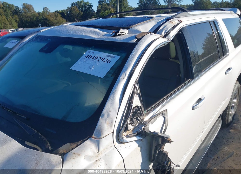 2017 CHEVROLET SUBURBAN PREMIER VIN: 1GNSKJKC6HR342194