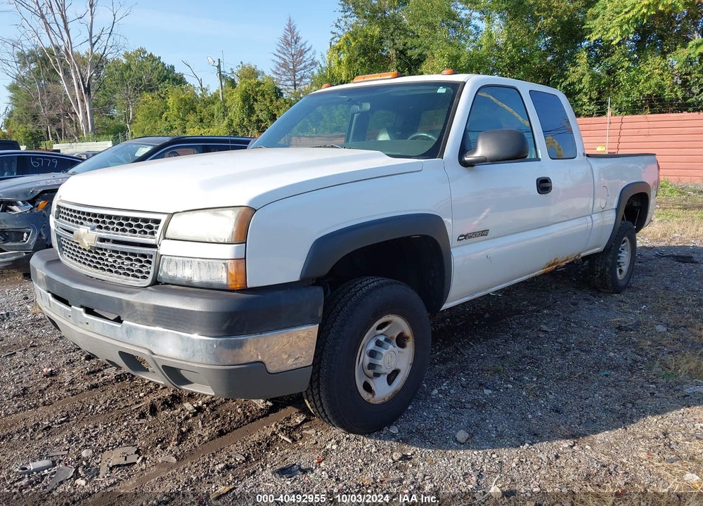 2005 CHEVROLET SILVERADO 2500HD WORK TRUCK VIN: 1GCHK29U25E323457