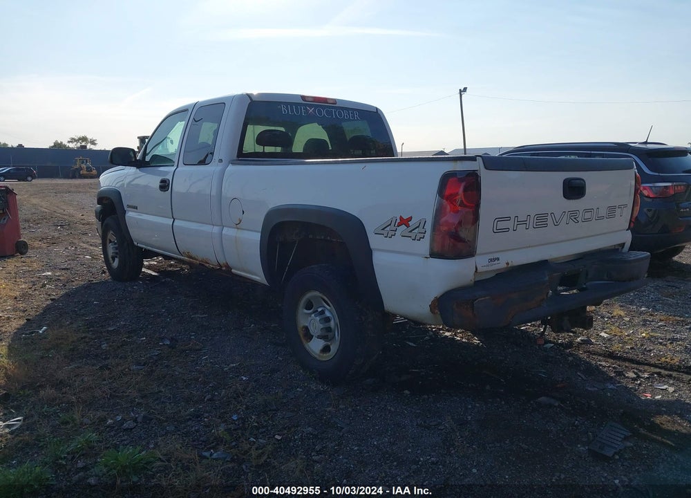2005 CHEVROLET SILVERADO 2500HD WORK TRUCK VIN: 1GCHK29U25E323457