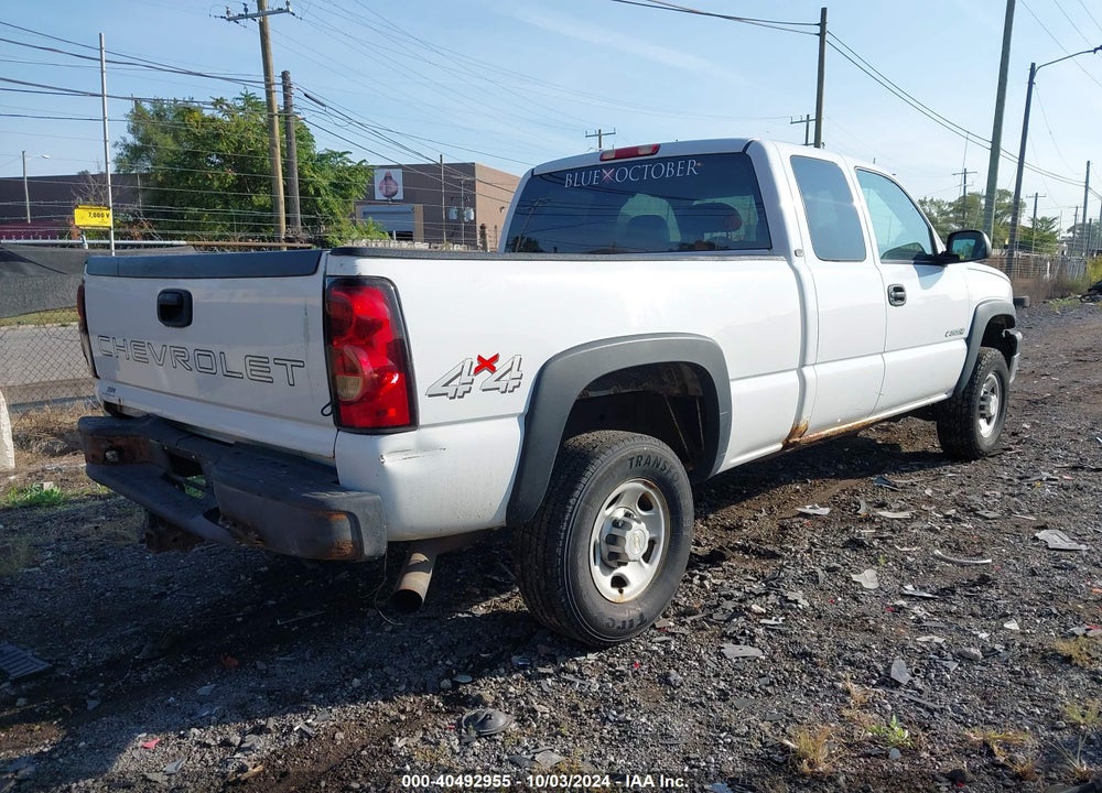 2005 CHEVROLET SILVERADO 2500HD WORK TRUCK VIN: 1GCHK29U25E323457