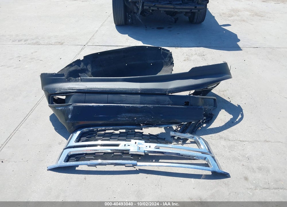 2018 CHEVROLET SUBURBAN LS VIN: 1GNSCGKC3JR352414