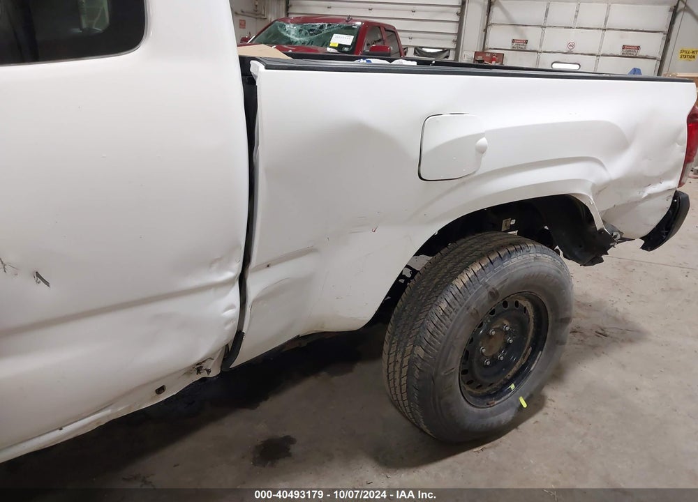 2018 TOYOTA TACOMA SR VIN: 5TFSX5EN7JX062767