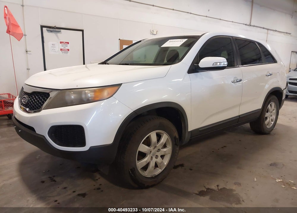 2011 KIA SORENTO LX VIN: 5XYKT3A16BG176573