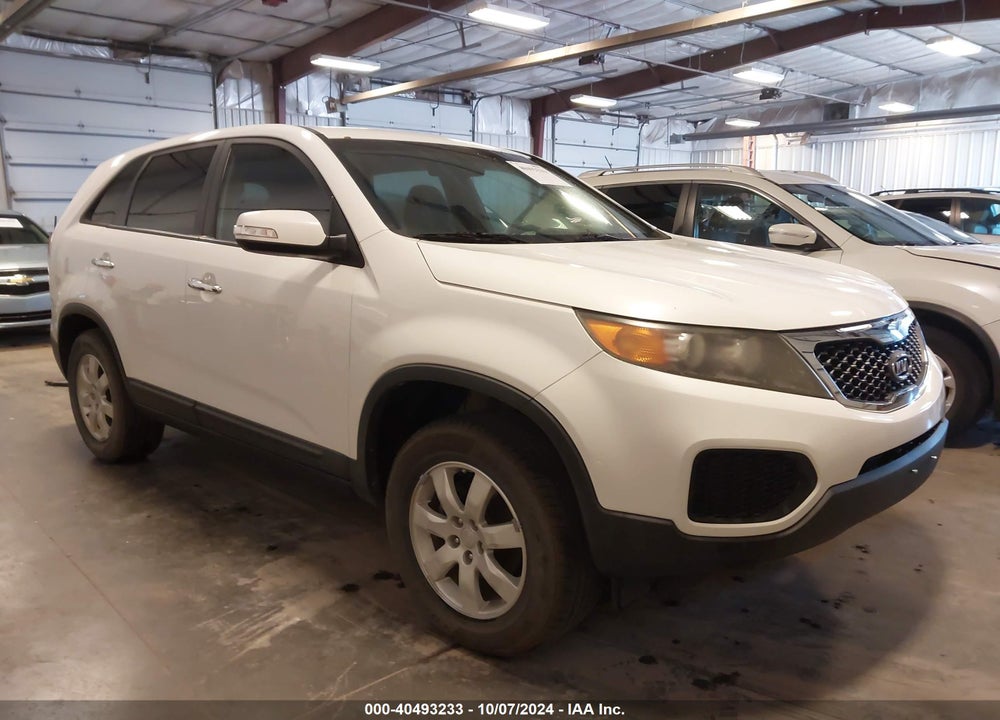 2011 KIA SORENTO LX VIN: 5XYKT3A16BG176573