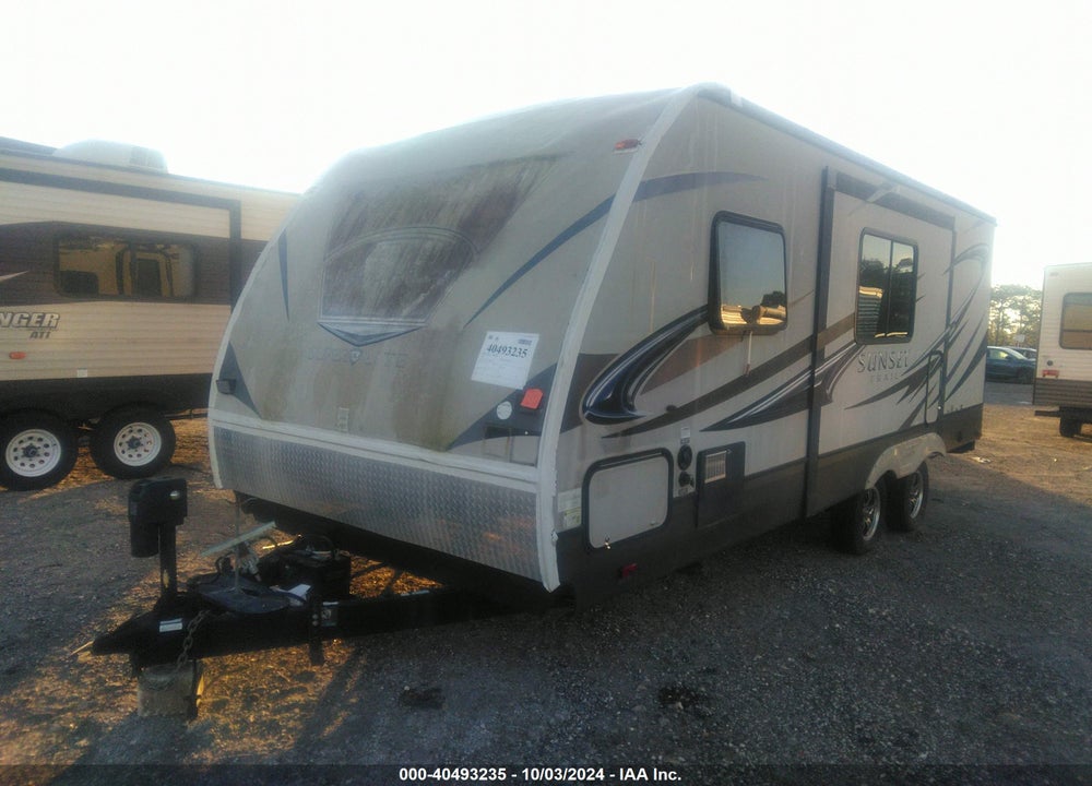 2015 CROSSROADS SUNSET TRAVEL TRAILER VIN: 4V0TC2227FB026452