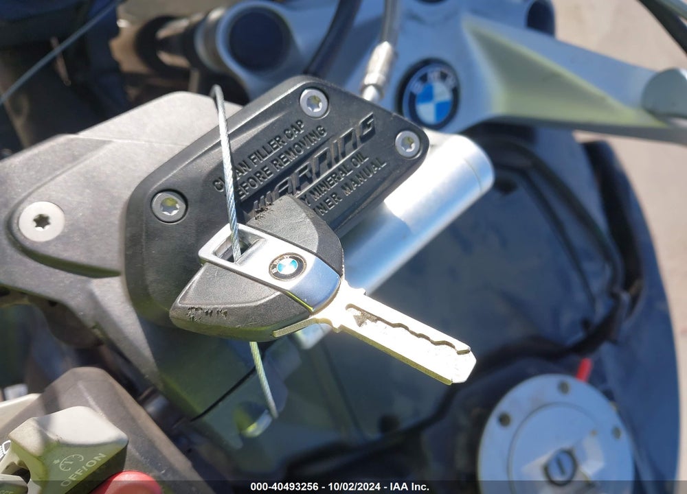 2014 BMW R1200 RT VIN: WB10A1304EZ191047