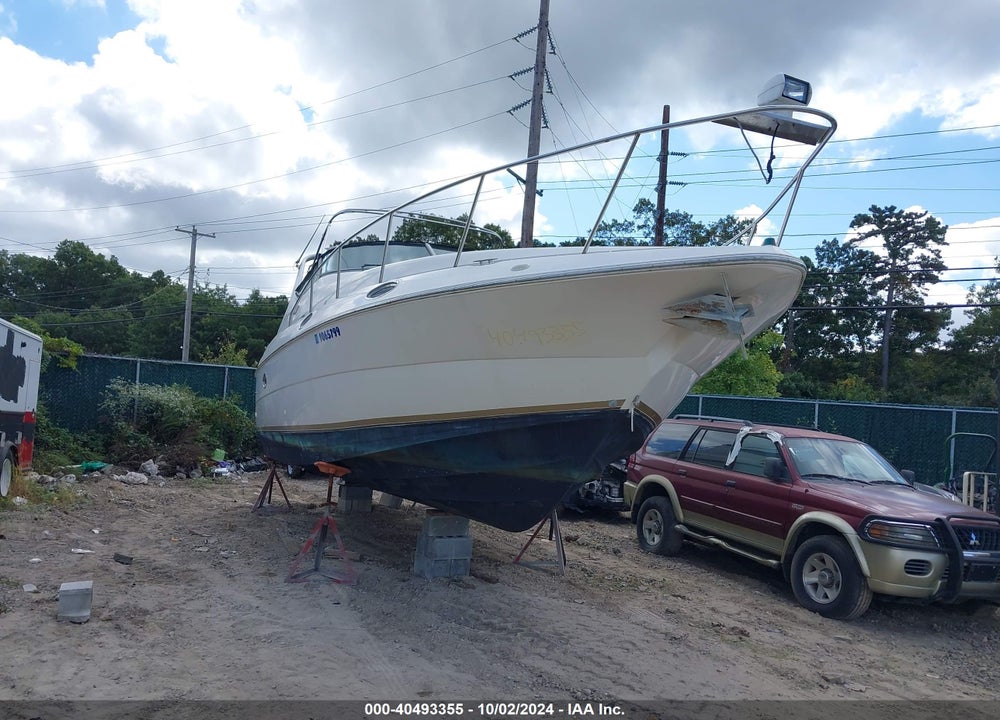 1997 CRUISERS YACHTS 3075 ROGUE VIN: CRSUSN95K798