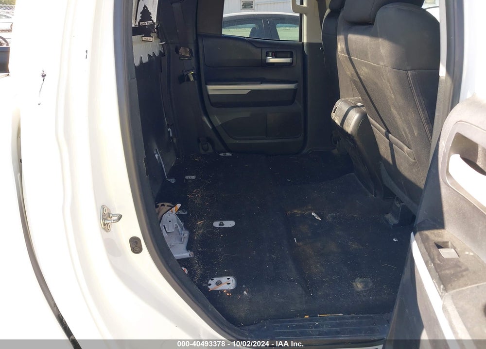 2016 TOYOTA TUNDRA SR5 5.7L V8 VIN: 5TFUW5F1XGX549378