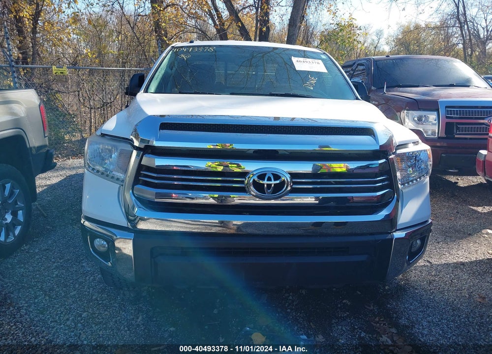 2016 TOYOTA TUNDRA SR5 5.7L V8 VIN: 5TFUW5F1XGX549378