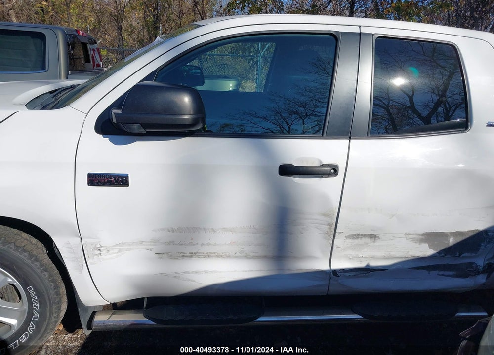 2016 TOYOTA TUNDRA SR5 5.7L V8 VIN: 5TFUW5F1XGX549378