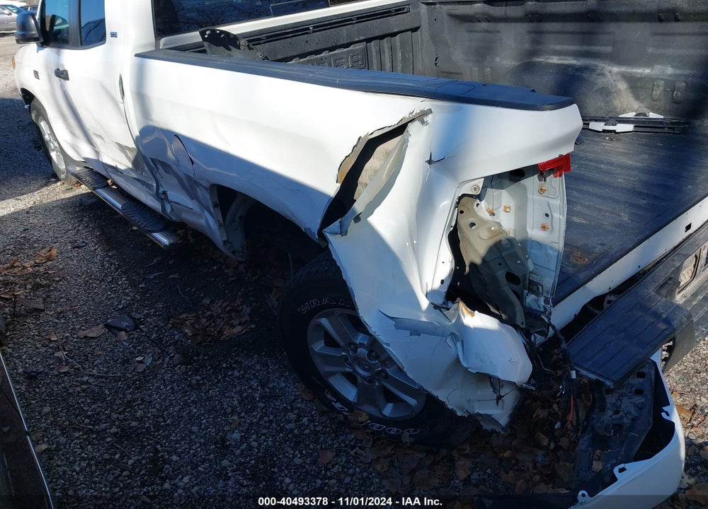 2016 TOYOTA TUNDRA SR5 5.7L V8 VIN: 5TFUW5F1XGX549378