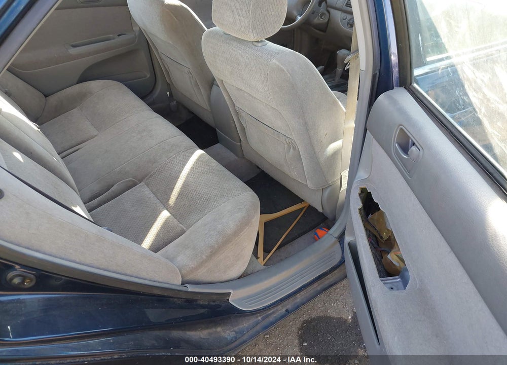 2004 TOYOTA CAMRY LE VIN: JTDBE32K040256297