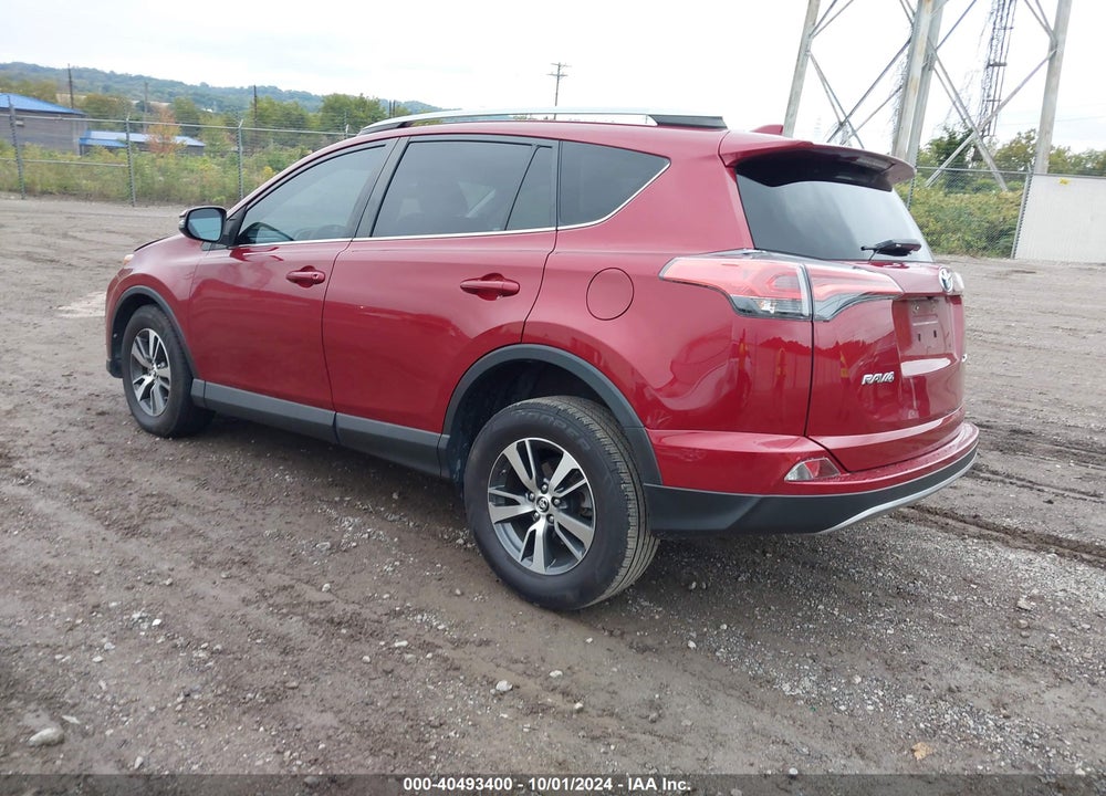 2018 TOYOTA RAV4 XLE VIN: 2T3WFREV1JW481133
