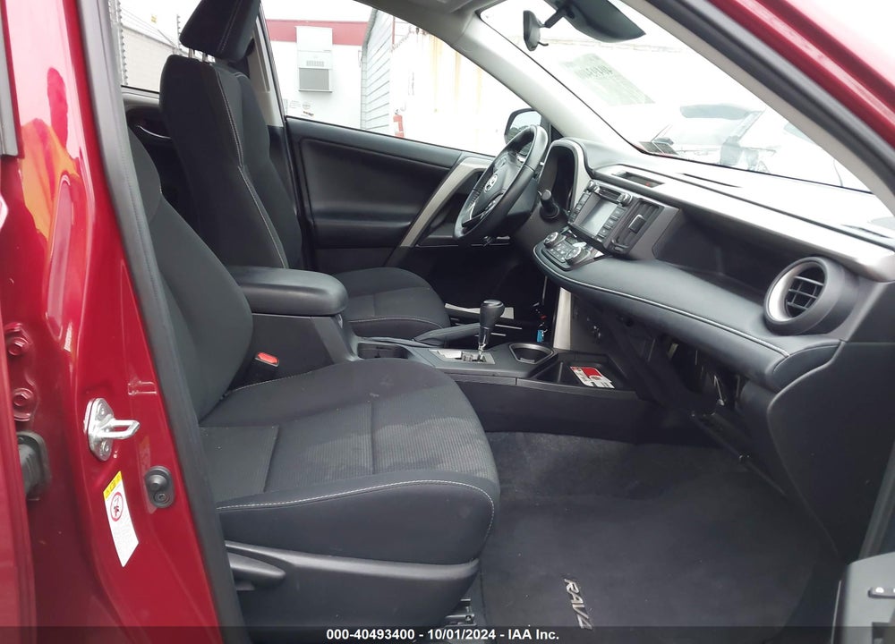 2018 TOYOTA RAV4 XLE VIN: 2T3WFREV1JW481133