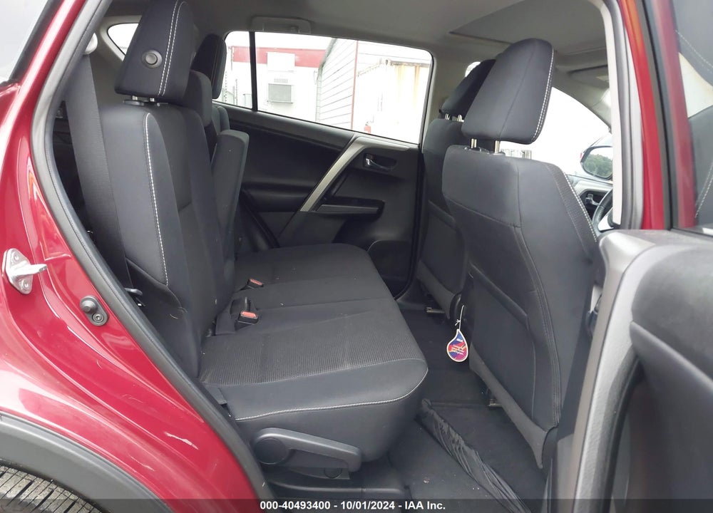 2018 TOYOTA RAV4 XLE VIN: 2T3WFREV1JW481133