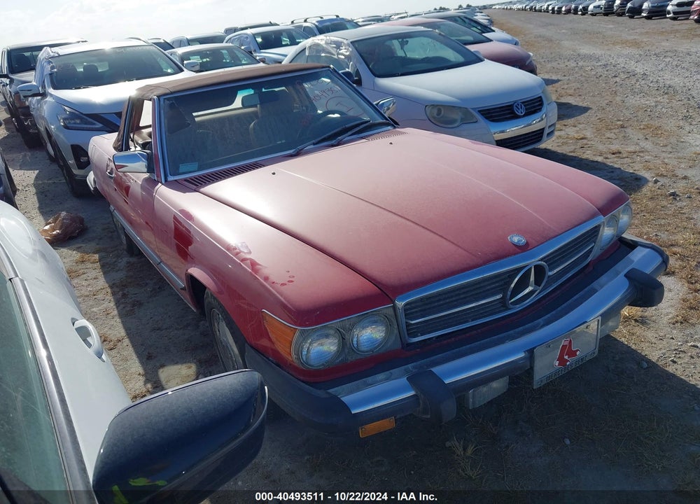 1988 MERCEDES-BENZ 560 SL VIN: WDBBA48D2JA083994