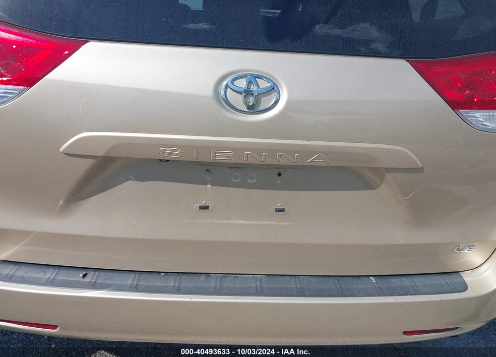 2011 TOYOTA SIENNA LE V6 VIN: 5TDKK3DC8BS045423