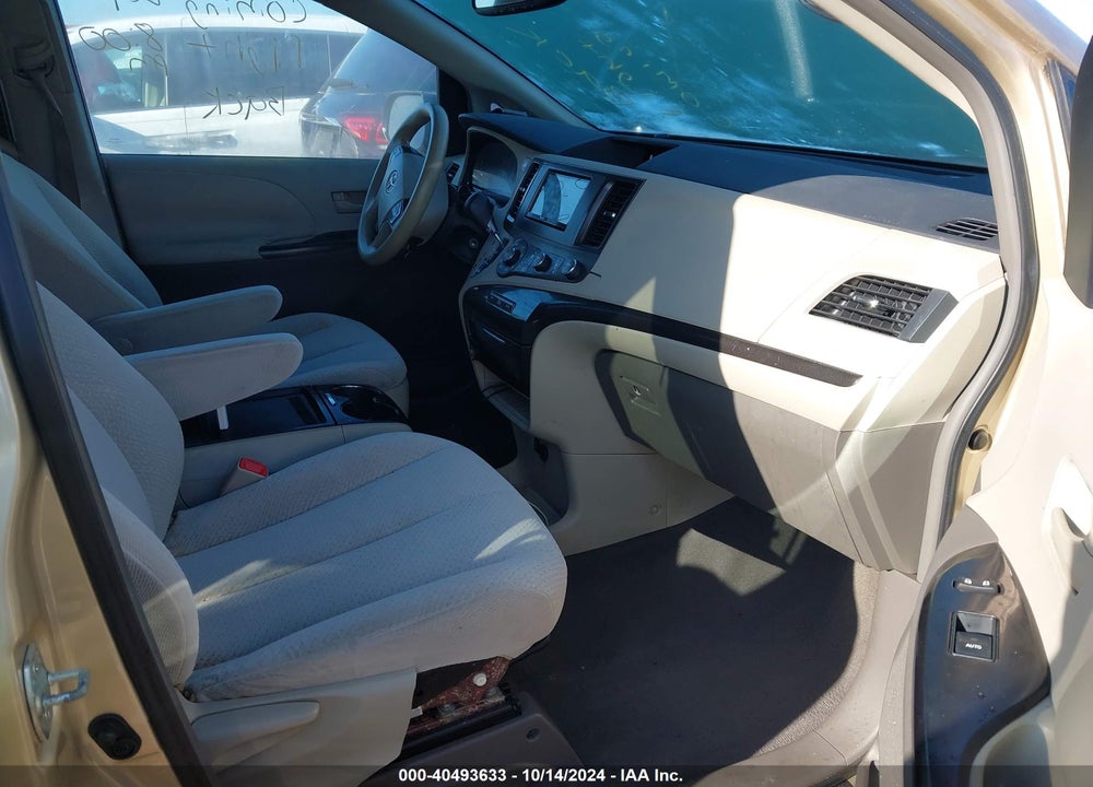 2011 TOYOTA SIENNA LE V6 VIN: 5TDKK3DC8BS045423