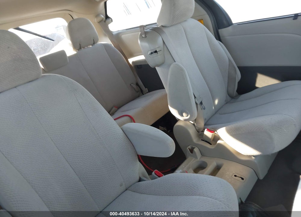 2011 TOYOTA SIENNA LE V6 VIN: 5TDKK3DC8BS045423
