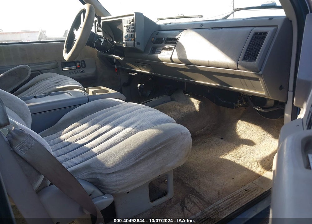 1994 CHEVROLET SUBURBAN K1500 VIN: 1GNFK16K1RJ337925