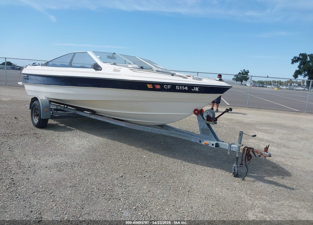 1986 BAYLINER PLEASURE VIN: BL3D40CXH586