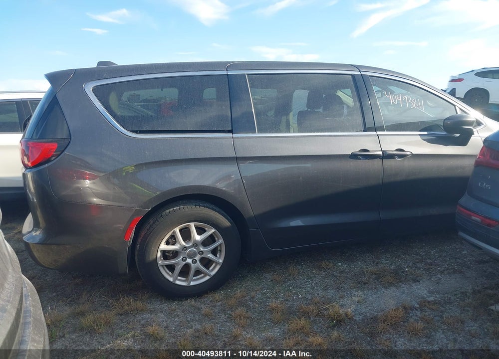 2017 CHRYSLER PACIFICA LX VIN: 2C4RC1CG2HR837167