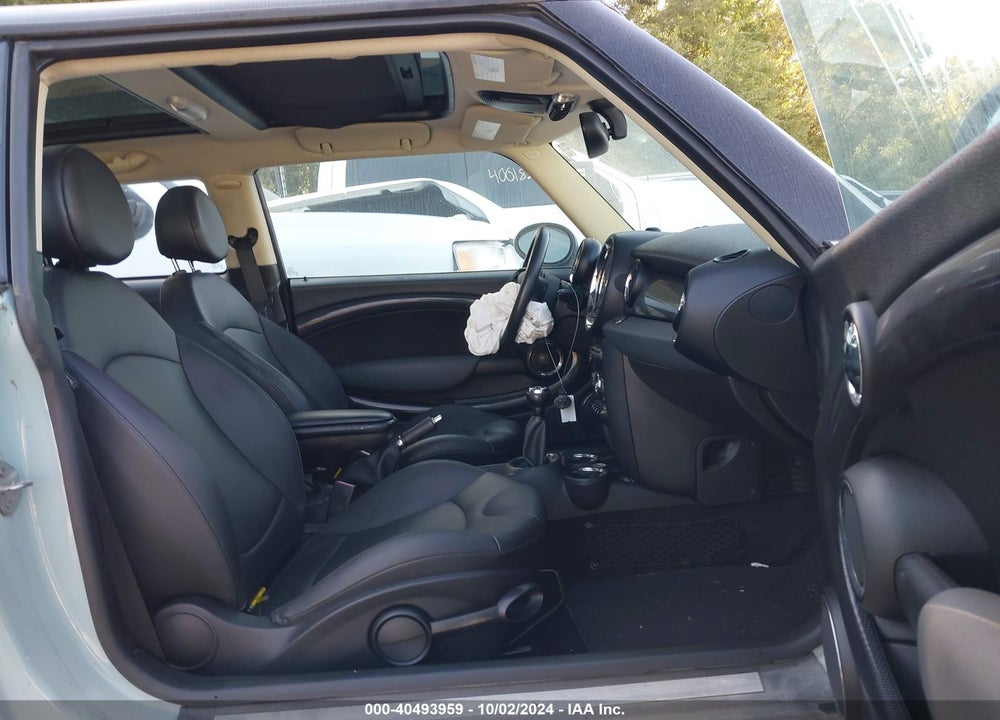 2012 MINI COOPER S VIN: WMWSV3C54CTY27129