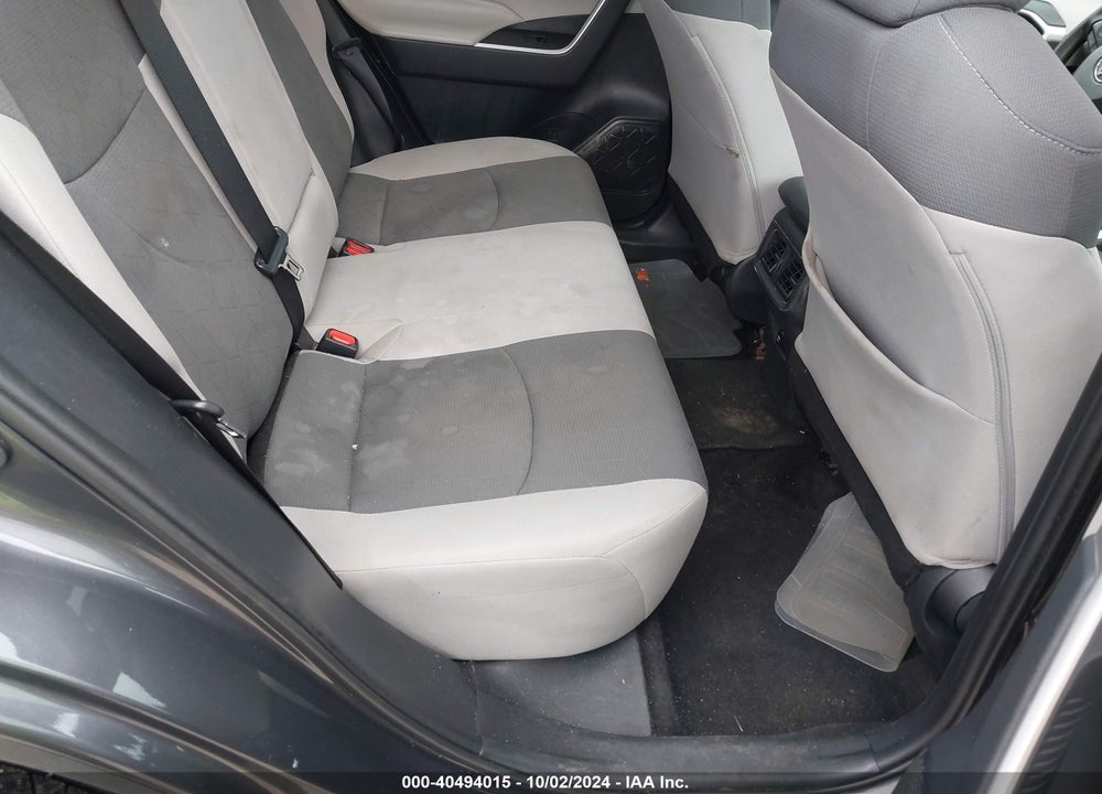 2019 TOYOTA RAV4 XLE VIN: 2T3P1RFV0KW038071