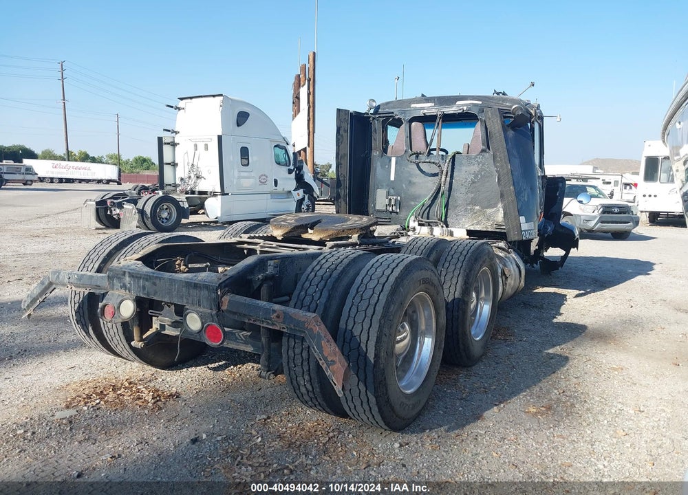 2014 PETERBILT 579 VIN: 1XPBD49X7ED240262