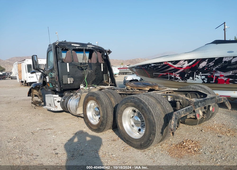 2014 PETERBILT 579 VIN: 1XPBD49X7ED240262
