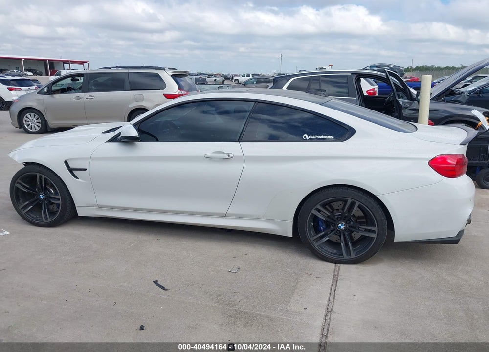 2015 BMW M4 VIN: WBS3R9C5XFK331821