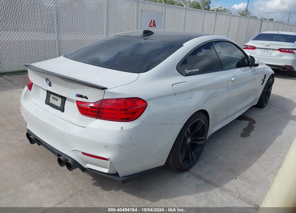 2015 BMW M4 VIN: WBS3R9C5XFK331821